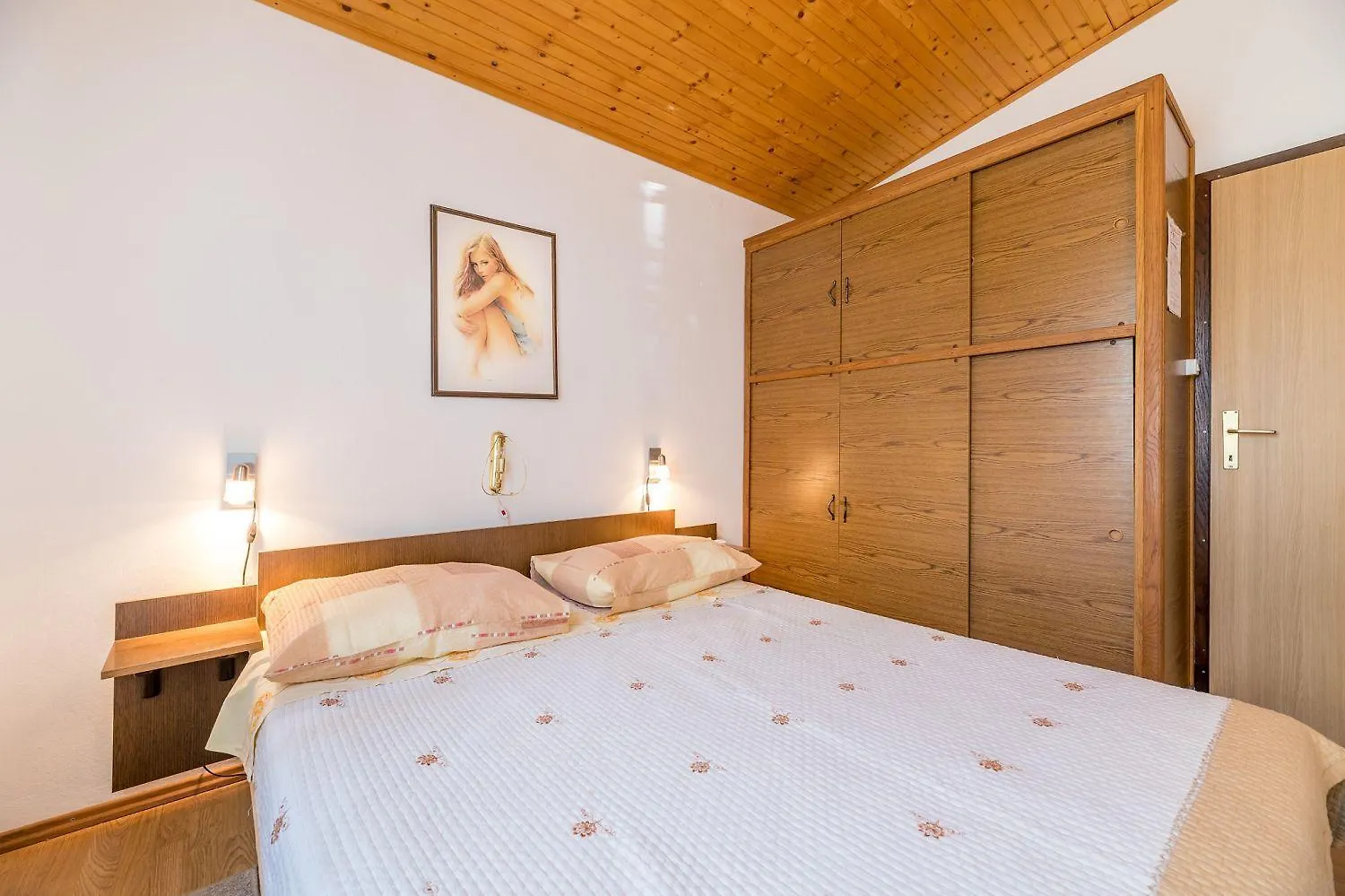 Mediterranes Ferienhaus Nur 550 Meter Zum Strand Mit Grillbereich, Privater Terrasse, Parkplatz Baska